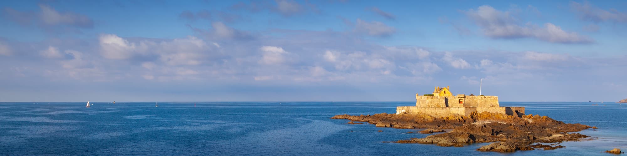 Bord de mer et îles Bretagne - Normandie © CaptureLight