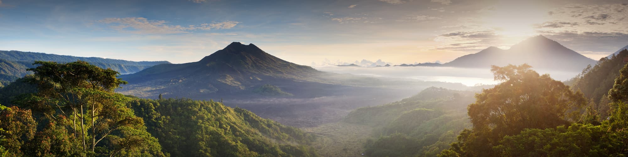 Trek en Indonésie : circuit, randonnée et voyage © honzahruby