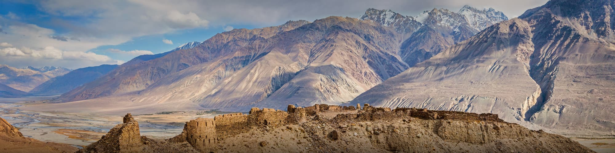 Randonnée Tadjikistan © primkulov / Adobe Stock