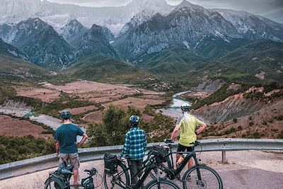 Vélo - Vue sur la rivière Vjosa - Albanie