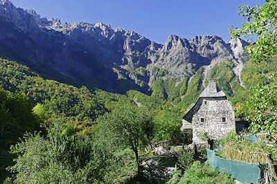 © Marianne Furlani - Vallée de Valbona - Alpes Albanaises - Albanie Vallée de Valbona - Alpes Albanaises - Albanie
