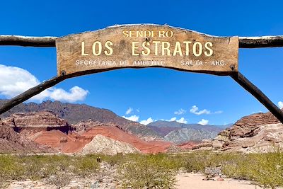 © Juliette De Swarte - Sentier Los Estratos - Quebrada de Las Conchas - Région de Salta - Argentine Sentier Los Estratos - Quebrada de Las Conchas - Région de Salta - Argentine