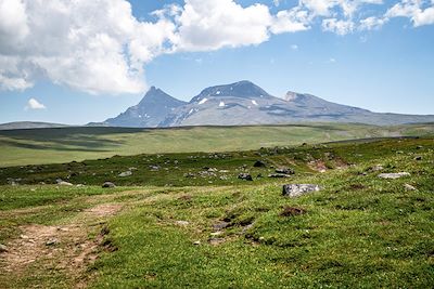 © Arty Om / Adobe Stock - Mont Aragats - Arménie Mont Aragats - Arménie