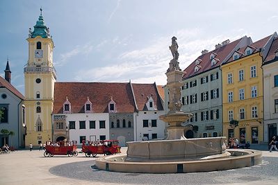© Ján Lacika / Slovakia Travel - Hlavné námestie - Bratislava - Slovaquie Hlavné námestie - Bratislava - Slovaquie