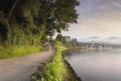 © Peter Burgstaller - Sur les rives du Danube - Autriche Sur les rives du Danube - Autriche