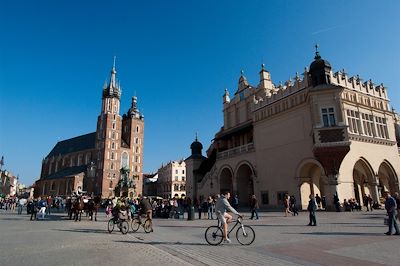 © Lukasz Kaluza - Dans les rues de Cracovie - Pologne Dans les rues de Cracovie - Pologne