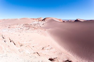 Vue de la vallée de la lune dans le désert d'Atacama - Chili