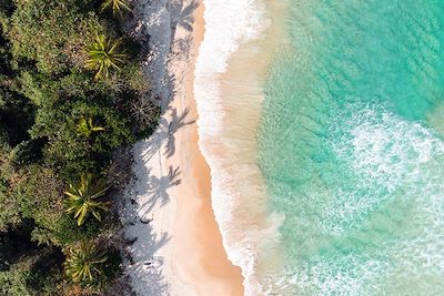 © conradoagustin / Adobe Stock - Plage de Lopes Mendez - Ilha Grande - Brésil Plage de Lopes Mendez - Ilha Grande - Brésil