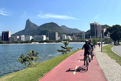 Vélo le long de la baie de Botafogo - Rio de Janeiro - Brésil