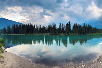 © Eric Balian - Bow River - Banff - Ouest Canada Bow River - Banff - Ouest Canada