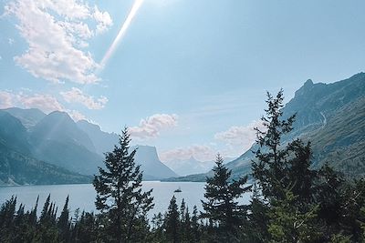 Lac St. Mary - Route Going-to-the-Sun - Parc national de Glacier - Montana - États-Unis