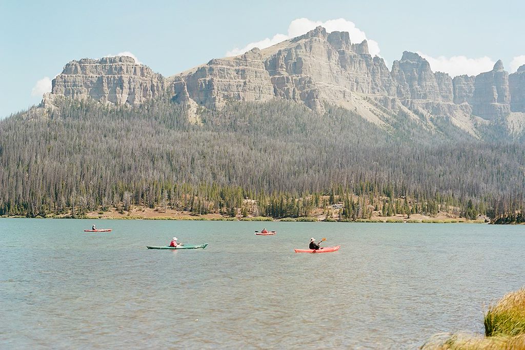 Image Kayak Yellowstone - randonnée parc national de Glacier - rafting Jasper