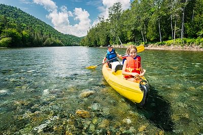 Kayak en famille sur la rivière Bonaventure - Québec - Canada