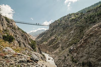 © Valais/Wallis Promotion - Pascal Gertschen - Pont suspendu Belalp - Riederalp - Canton du Valais - Suisse Pont suspendu Belalp - Riederalp - Canton du Valais - Suisse