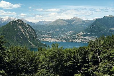 Vue sur Lugano depuis le Monte San Giorgio - Suisse