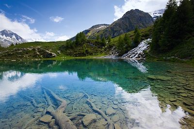 © Roland Gerth / Switzerland Tourism - Le Lac Bleu dans le Val d'Arolla - Suisse Le Lac Bleu dans le Val d'Arolla - Suisse