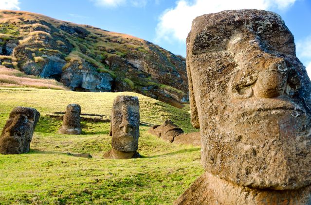 Les célèbres têtes Moai de l île de Pâques - Chili