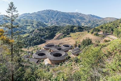 © Sen LI / Alamy / Hemis - Village Tulou dans la province de Fujian - Chine Village Tulou dans la province de Fujian - Chine