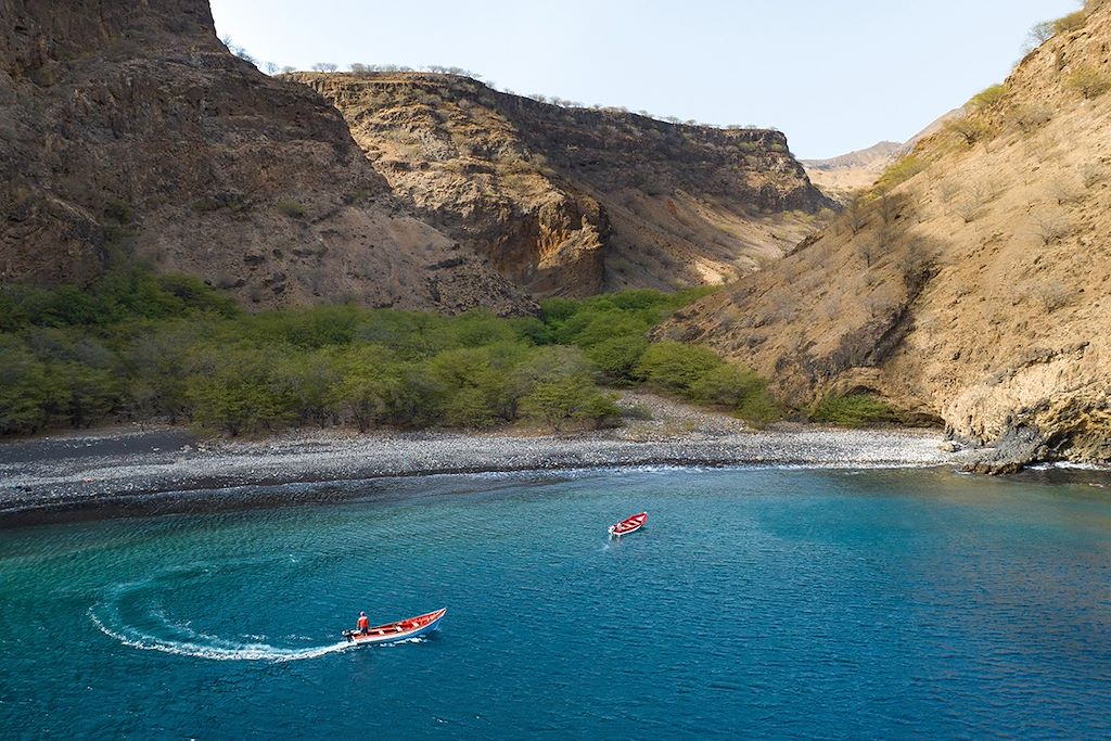 Image Découverte Des Îles Du Sud Du Cap-Vert Entre Volcan À Fogo Et Verdure A Santiago