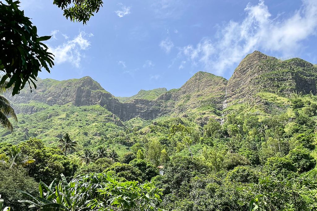 Image Découverte Des Îles Du Sud Du Cap-Vert Entre Volcan À Fogo Et Verdure A Santiago
