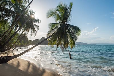 Enfant se balançant - Costa Rica