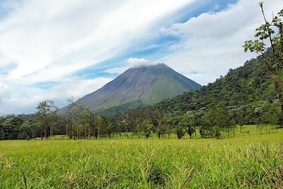 © Thomas Callens - Volcan Arenal depuis le pied du Cerro Chato - Costa Rica Volcan Arenal depuis le pied du Cerro Chato - Costa Rica