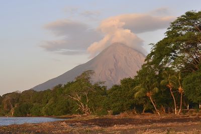 Volcans, lacs et joyaux coloniaux 