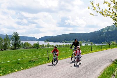 © Dr. Wilfried Bahnmüller/ImageBroker / Photononstop - Autour du lac Schluchsee - Forêt Noire - Allemagne Autour du lac Schluchsee - Forêt Noire - Allemagne