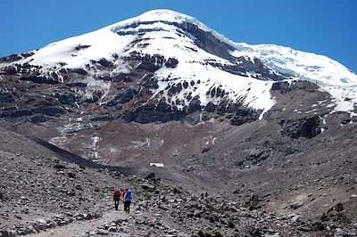 Vers le sommet le plus haut du soleil, volcan Chimborazo - Équateur