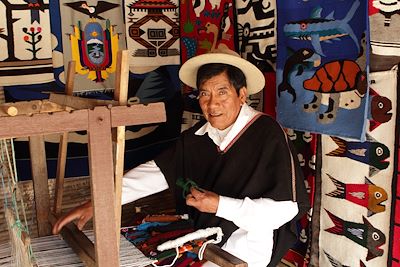 © Dominique Varin - Tapissier de Quito - Equateur Tapissier de Quito - Equateur
