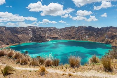 © SL_Photography / iStock - Lagune de Quilotoa, région de Quito - Équateur Lagune de Quilotoa, région de Quito - Équateur