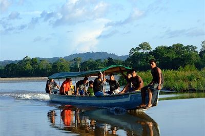 Pirogue sur l'Amazone - Equateur