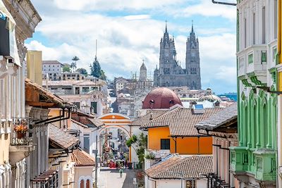 © jon_chica / Adobe Stock - Quito - Equateur Quito - Equateur