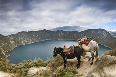 © Mdmworks / iStock - Lac du cratère Quilotoa - Equateur Lac du cratère Quilotoa - Equateur