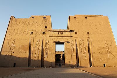 © Stéphanie Battet - Temple d'Horus - Edfou - Égypte Temple d'Horus - Edfou - Égypte