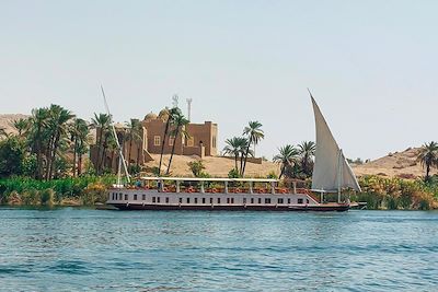© Marielle Sara Villermet - Naema El Kheir - El kab - Nil - Egypte Naema El Kheir - El kab - Nil - Egypte