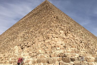 © Cécile Carvaglio - Devant les pyramides - Le Caire - Egypte Devant les pyramides - Le Caire - Egypte