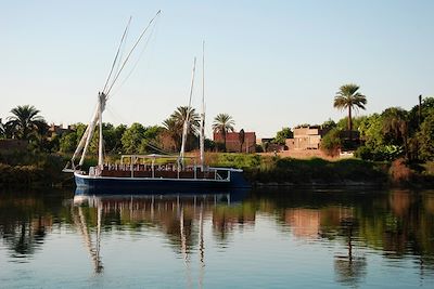 Sandal sur le Nil - Egypte