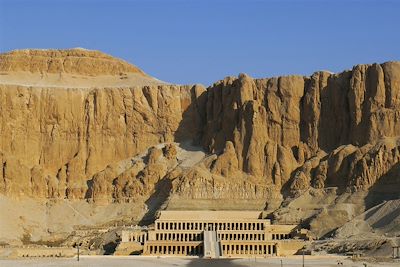 © Bertrand Rieger/hemis.fr/OT Egypte - Temple d'Hatchepsout - Deir el Bahari - Louxor - Vallée du Nil - Egypte Temple d'Hatchepsout - Deir el Bahari - Louxor - Vallée du Nil - Egypte