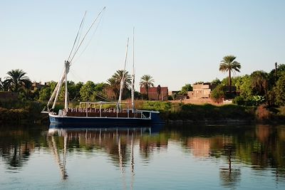 © Marion Rimbaud - Sandal sur le Nil - Egypte Sandal sur le Nil - Egypte
