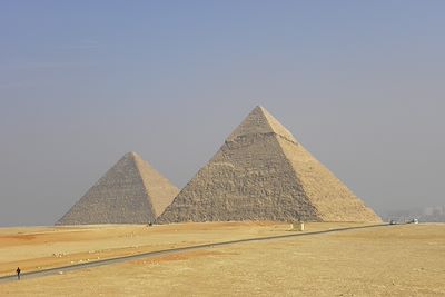 © Zohra Bellahcene / Romain Cuvelier - Pyramide de Gizeh - Le Caire - Egypte Pyramide de Gizeh - Le Caire - Egypte