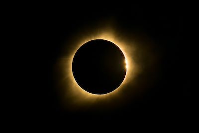 © Chris / Adobe Stock - Eclipse solaire Eclipse solaire