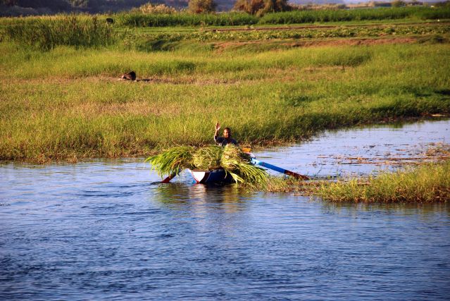 Voyage sur l'eau : Sandal sur le Nil