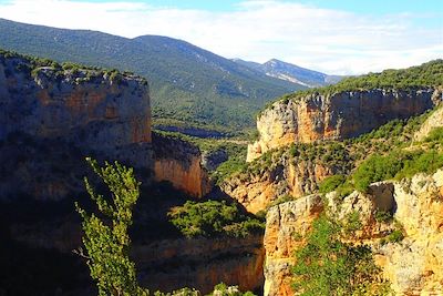 © Yann Alcubilla - Canyoning en famille dans la Sierra de Guara - Espagne Canyoning en famille dans la Sierra de Guara - Espagne