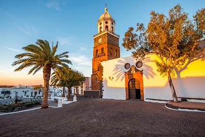 © rh2010 / Adobe Stock - Eglise Nuestra Senora de Guadalupe - Teguise - Lanzarote - Iles Canaries - Espagne Eglise Nuestra Senora de Guadalupe - Teguise - Lanzarote - Iles Canaries - Espagne