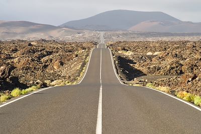 © Gary Yeowell / Getty Images - Timanfaya National Park - Iles Canaries - Lanzarote - Espagne Timanfaya National Park - Iles Canaries - Lanzarote - Espagne