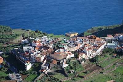 © Jean-Bernard Desbat - Le village d'Agulo - La Gomera - Iles Canaries Le village d'Agulo - La Gomera - Iles Canaries