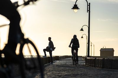© Manu Prats / Stocksy - Vélo - Andalousie - Espagne Vélo - Andalousie - Espagne