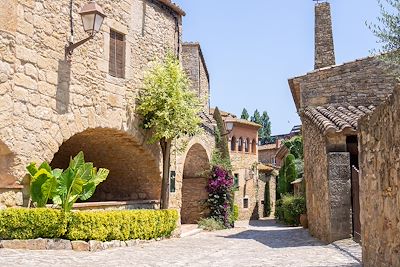 © Belogorodov / Adobe Stock - Peratallada - Catalogne - Espagne Peratallada - Catalogne - Espagne