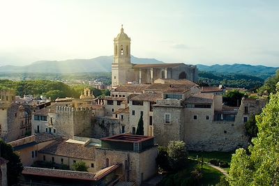 © Betelgejze / Adobe Stock - Cathédrale de Gérone - Catalogne - Espagne Cathédrale de Gérone - Catalogne - Espagne